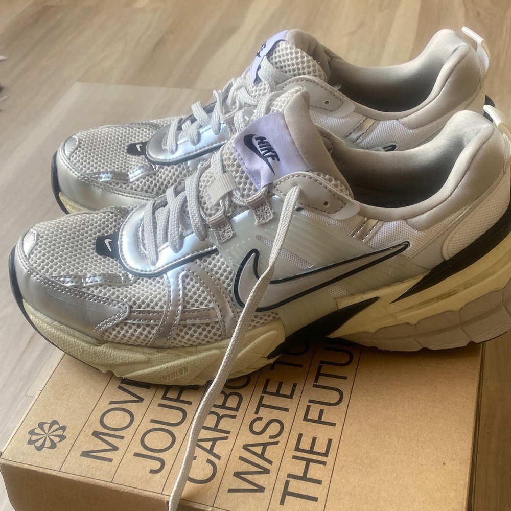 Nike V2K - Picture 4 of 5